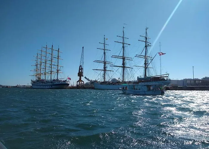 Front Luxury T1 Pools Garage Tennis アパート *